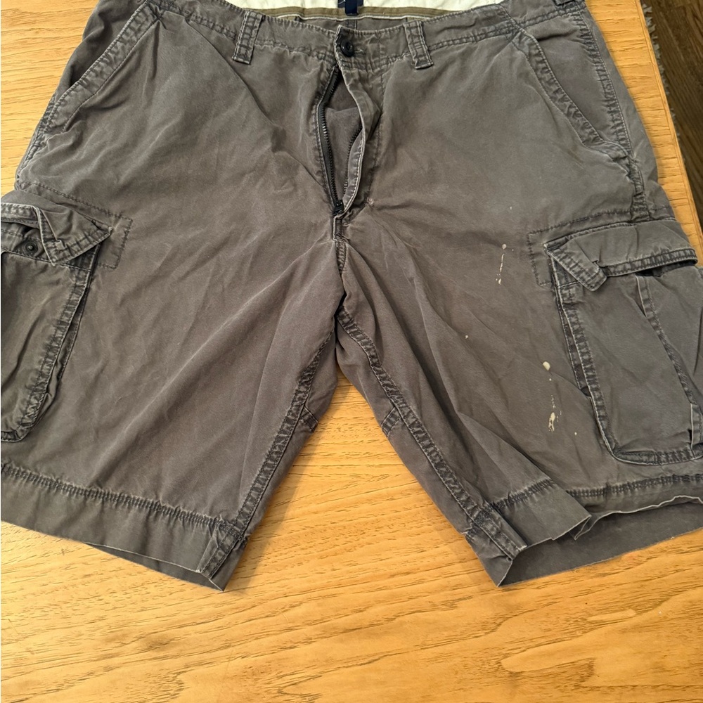Gap Men's Gray Cargo Shorts VINTAGE